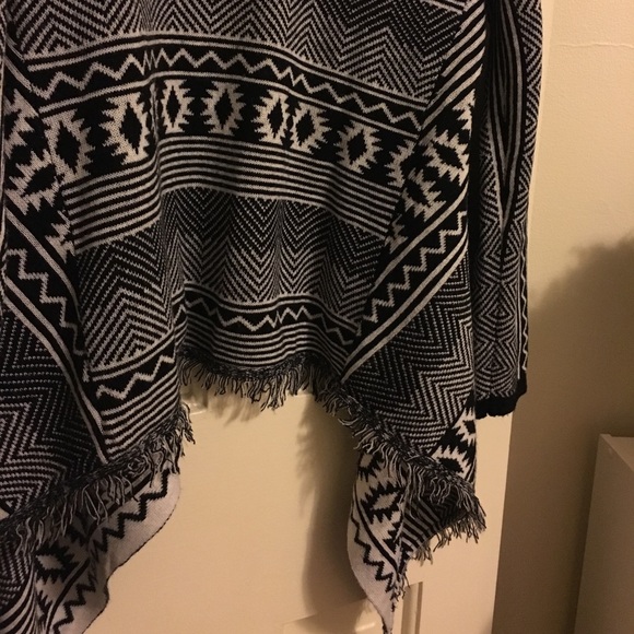 Sweater 🍂🍁 - Picture 4 of 9